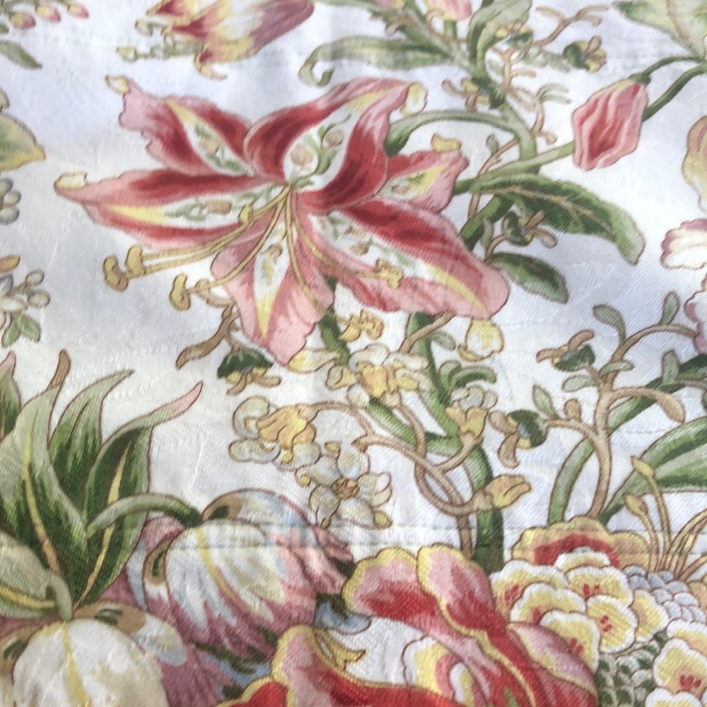 Floral Patterned Fabric - Picture 5 of 6
